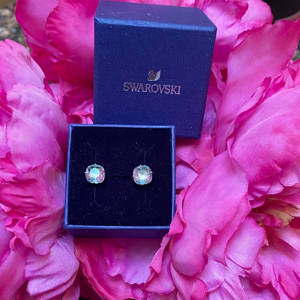 Swarovski Light Blue Sparkling Silver Earrings!   EUC!  Box included.
